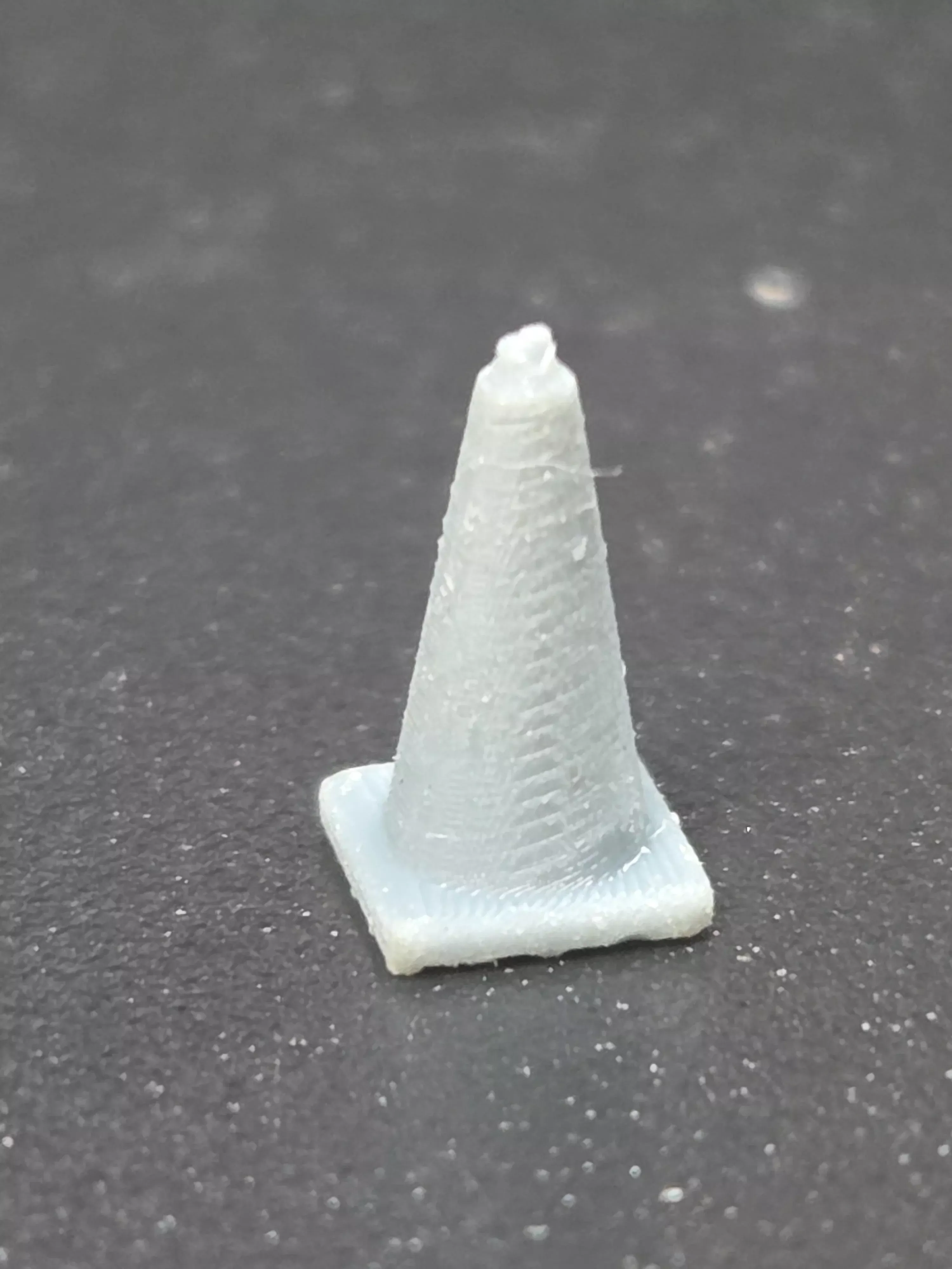 3GResinprints B-00035 28 Inch Tall Traffic Cones (6 per package) HO Scale