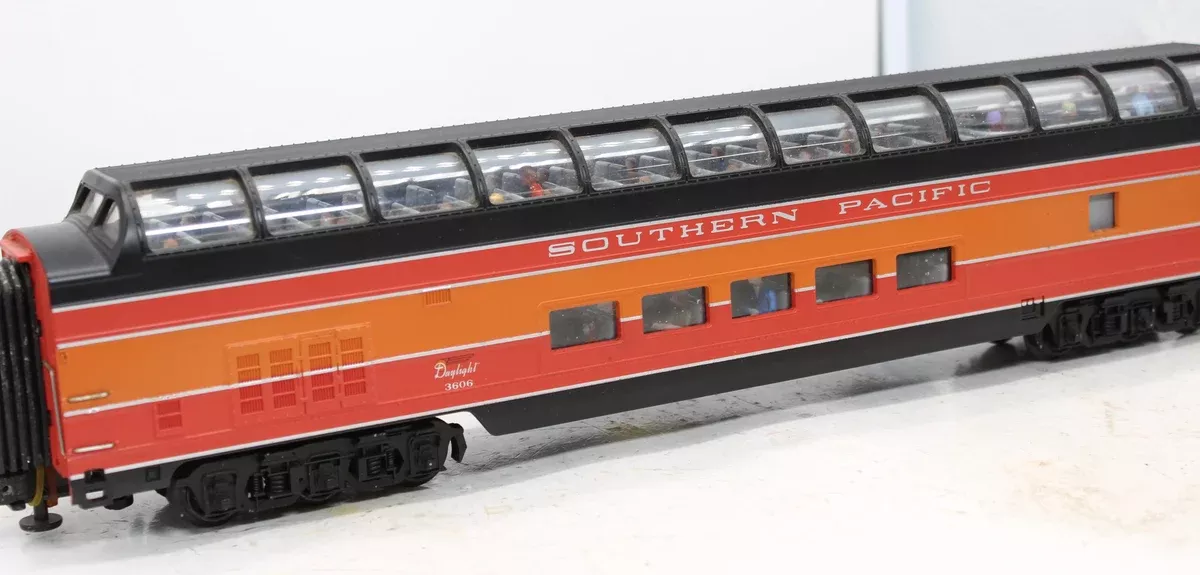 MTH Premier 20-6719 Southern Pacific 70' Streamlined Full Length Vista Dome Passenger Car - Smooth SP Daylight O SCALE Like New